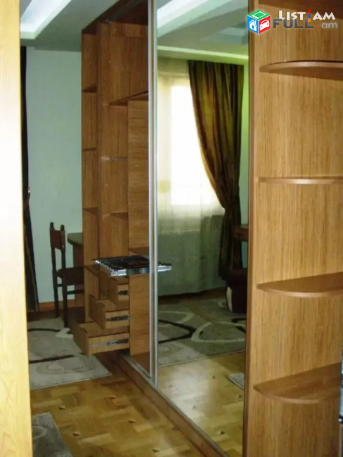 Կոդ 73532  Նալբանդյան փողոց 3 սենյականոց բն , 2 սանհանգույց