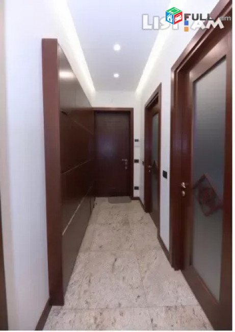 Կոդ 73177  Աբովյան փողոց 4 սենյականոց բն 