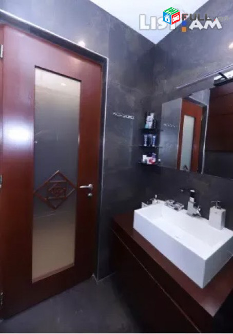 Կոդ 73177  Աբովյան փողոց 4 սենյականոց բն 