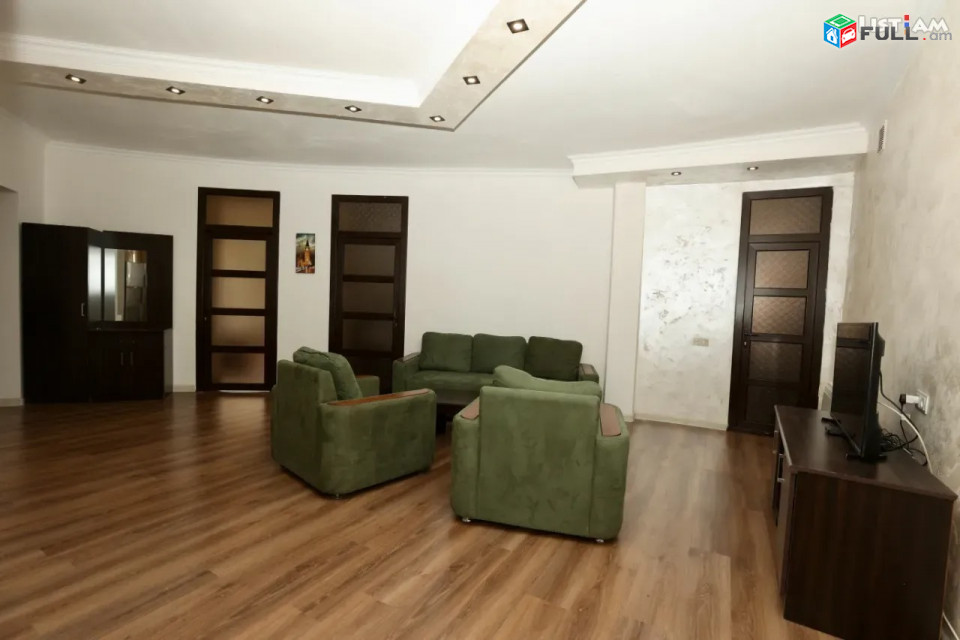 Կոդ 74277  Բուզանդի փողոց 3 սենյակ 