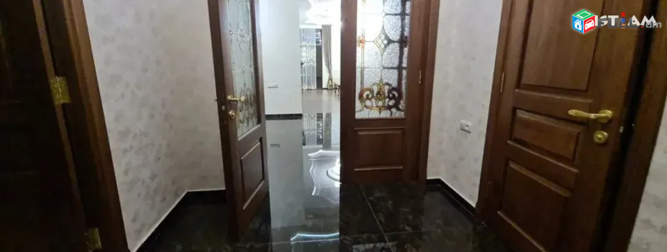 Կոդ 3744  Ամիրյան փողոց 3 սենյակ, 2 սանհանգույց 