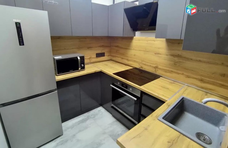 Luxe, Modern 2 sen bn Saryan poxocum/ In Vino-i mot