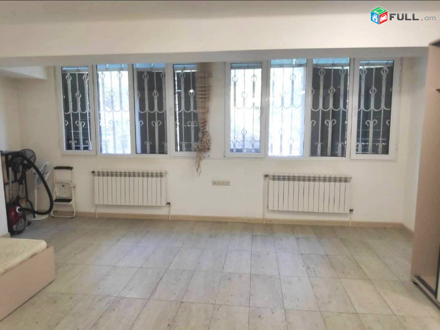 Տրվում է վարձով 3 սեն ․ բնակարան Կոմիտասում, Վիկտոր Համբարձումյան փողոցում 