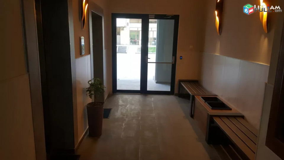 Կոդ 73546  Արամի փողոց 3 սենյականոց բն, նորակառույց 