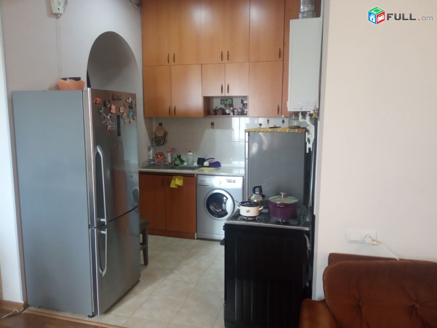 TM528 ????Վաճառվում է 2 սենյականոց  բնակարան՝ 50 քմ մակերեսով, 2 հարկանի քարե շենքի 2-րդ հարկում: 
