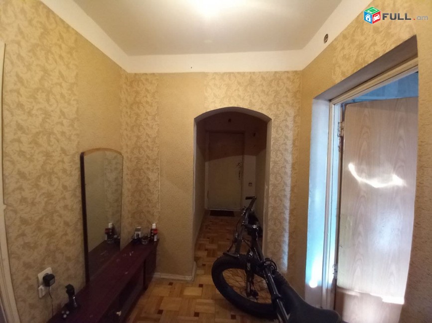 ASH430????Վաճառվում է 2 սենյականոց  բնակարան՝ 68քմ. մակերեսով, 9 հարկանի շենքի 3-րդ հարկում: