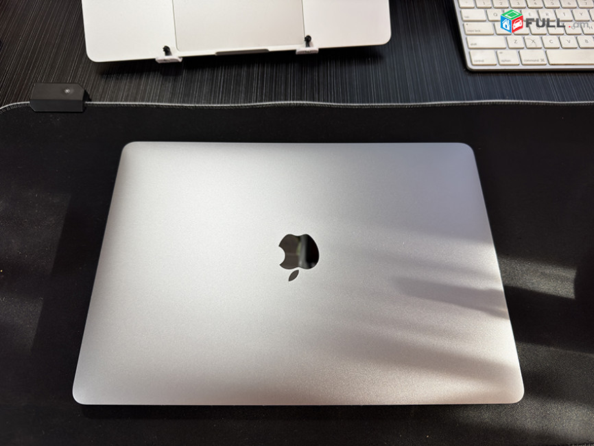 Apple MacBook Pro 13 M1 (2020) 8GB / 256GB Touch Bar