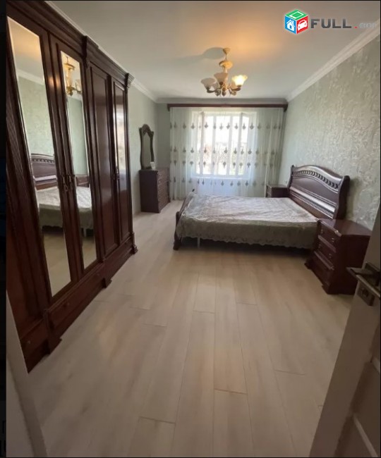 LA01724 Վարձով 3 սենյականոց բնակարան Աբովյան փողոց , Սայաթ Նովա խաչմերուկ 