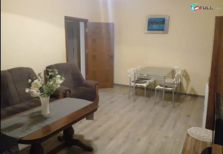 LA02995 Վարձով 3 սենյականոց բնակարան Կիևյան փողոց , Փոստի հարևանությամբ