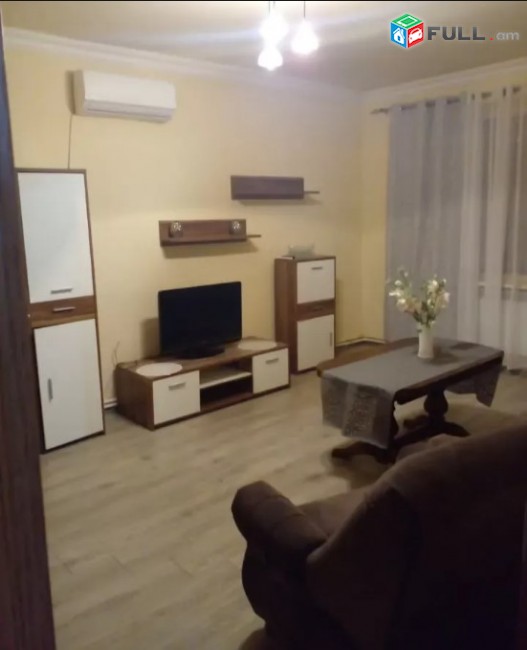 LA02995 Վարձով 3 սենյականոց բնակարան Կիևյան փողոց , Փոստի հարևանությամբ