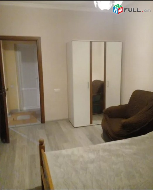LA02995 Վարձով 3 սենյականոց բնակարան Կիևյան փողոց , Փոստի հարևանությամբ