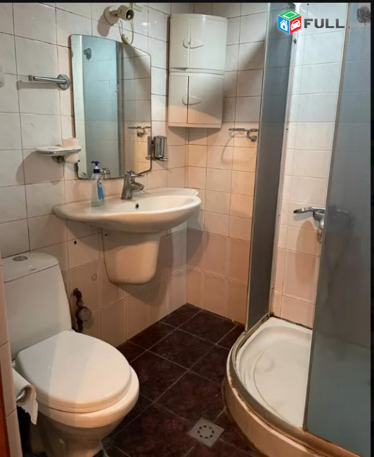 LA03646 Վարձով 2 սենյականոց բնակարան Զաքյան փողոցում 