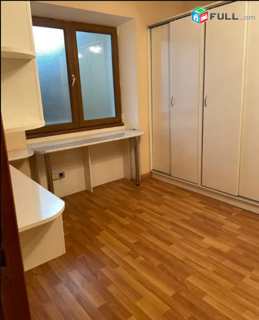 LA03646 Վարձով 2 սենյականոց բնակարան Զաքյան փողոցում 