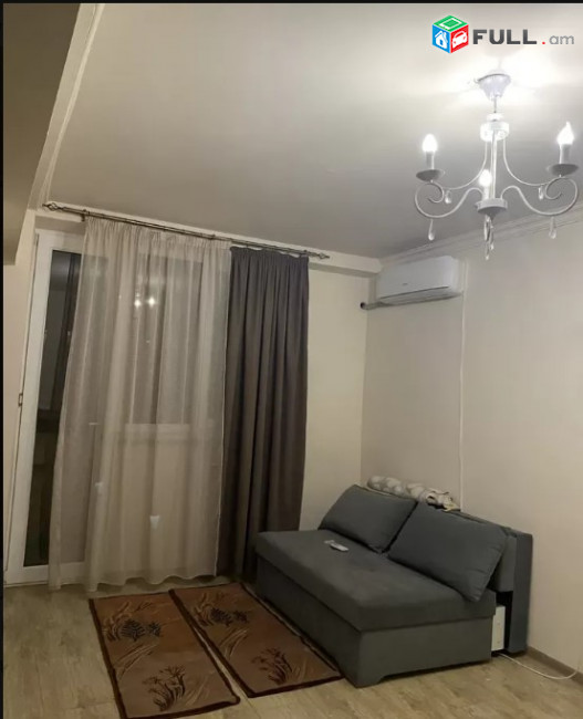 LA03828 Վարձով 2 սենյականոց բնակարան Սարյան փողոցում 