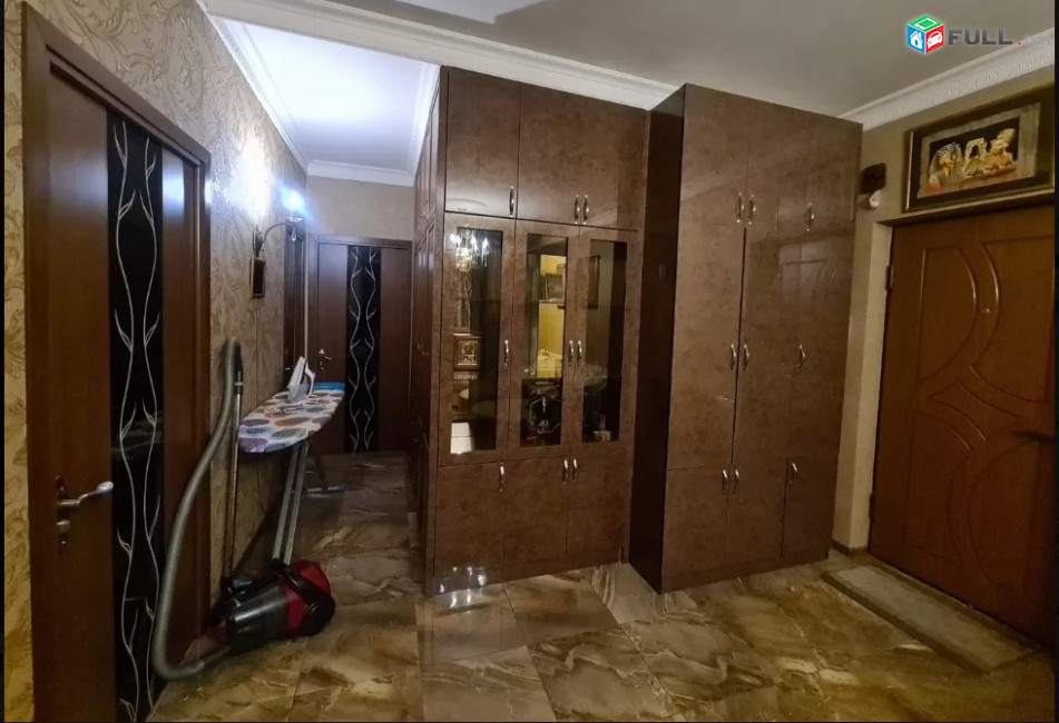 LA03974 Վարձով 3 սենյականոց բնակարան Վարդանանց  փողոց , Գնունի 