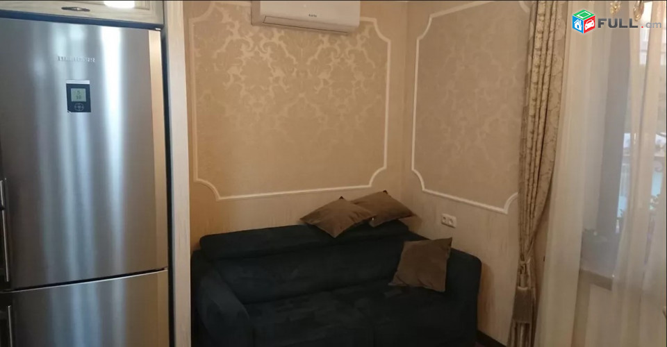 LA04062 Վարձով 3 սենյականոց բնակարան Գրիբոյեդովի փողոցում 