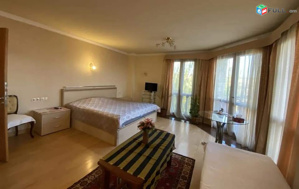 LA04250  Օրավարձով 7 սենյականոց առանձնատուն Ուլնեցի փողոցում  , Բաբայան 