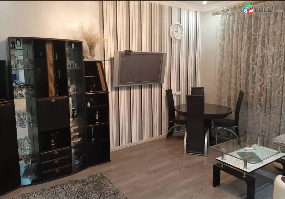  LA04324 Վարձով 3 սենյականոց բնակարան  Մաշտոցի պողոտայի Սուրբ Սարգիս եկեղեցու հարաբերությամբ։ 