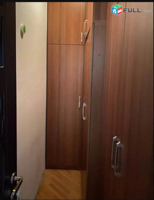 LA04731 Վարձով 4 սենյականոց բնակարան Նալբանդյան փողոցում 
