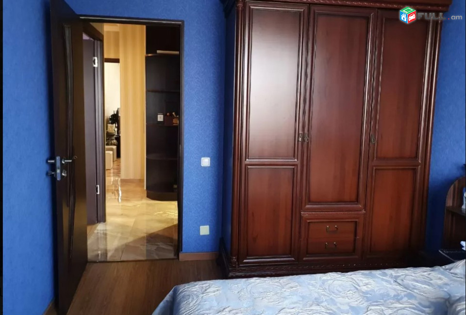 LA04781 Վարձով 4 սենյականոց բնակարան  Լենինգրադյան փողոցում