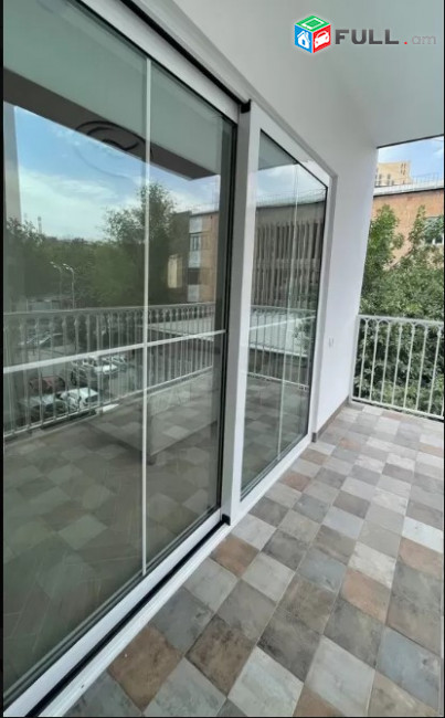 LA05002 Վարձով 3 սենյականոց բնակարան Կենտրոն Չայկովսկու փողոցում