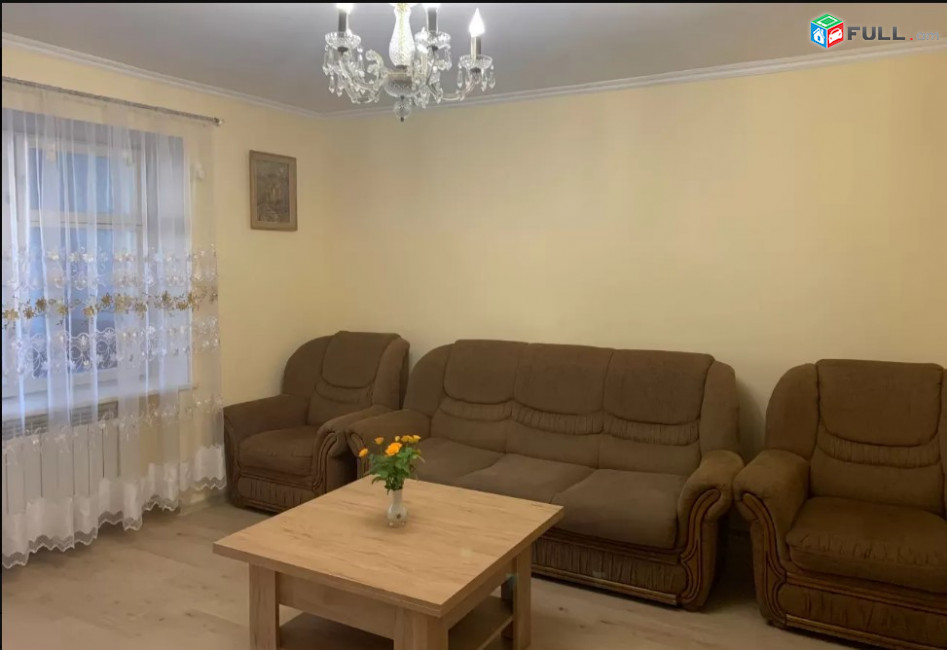 LA05214 Վարձով 3 սենյականոց բնակարան Թումանյան փողոցում 