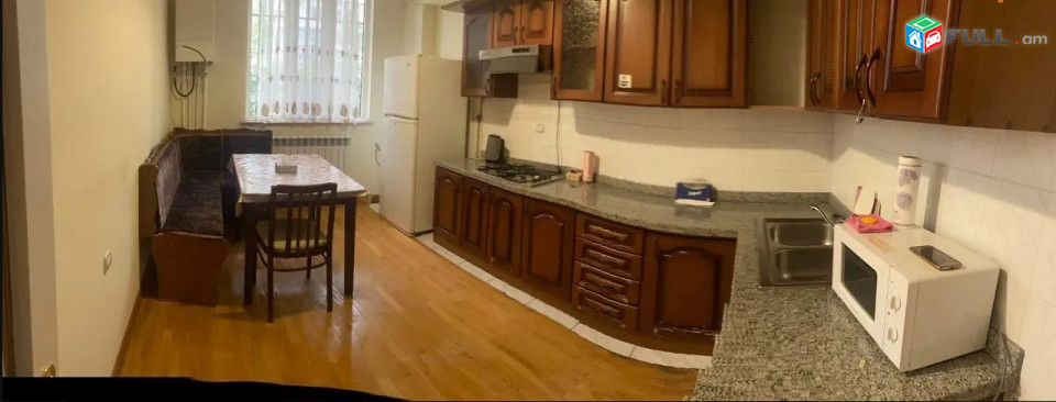 LA05428 Վարձով 3 սենյականոց բնակարան Եզնիկ Կողբացի  փողոցում 