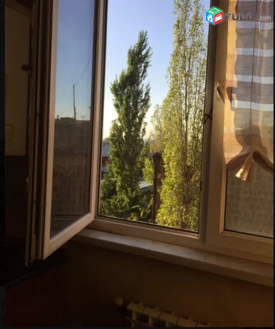 LA05453 Վարձով 3 սենյականոց բնակարան Արամ Խաչատրյան , KFC ի հարևանությամբ 
