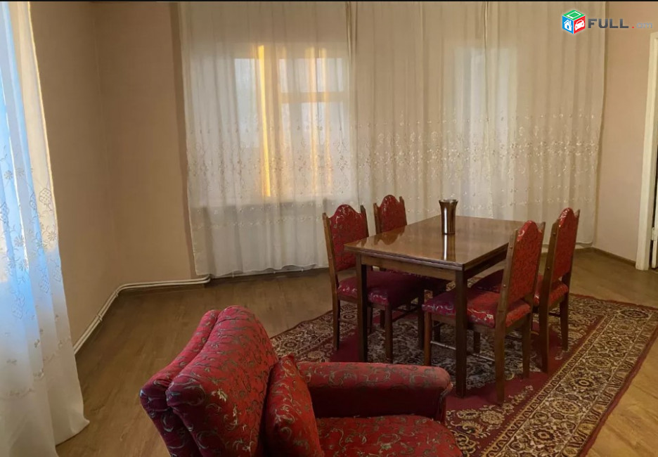 LA05453 Վարձով 3 սենյականոց բնակարան Արամ Խաչատրյան , KFC ի հարևանությամբ 
