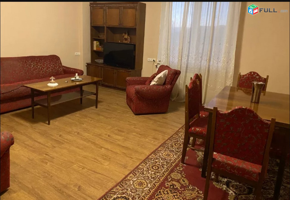 LA05453 Վարձով 3 սենյականոց բնակարան Արամ Խաչատրյան , KFC ի հարևանությամբ 