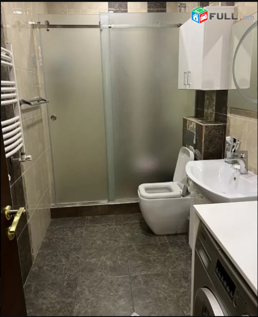 LA05955 Վարձով 2 սենյականոց բնակարան Բաղրամյան , նորակառույց 