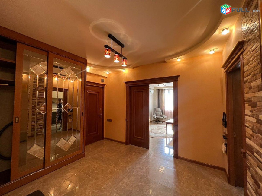 LA06705 Վարձով 3 սենյականոց բնակարան Թումանյան փողոցում 