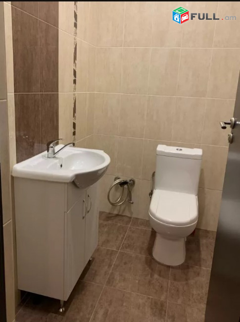 LA06915 Վարձով 3 սենյականոց բնակարան Ամիրյան փողոց , նորակառույց շենք
