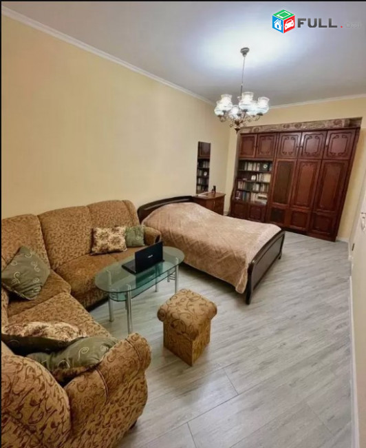 LA07437 Վարձով 4 սենյականոց բնակարան Թումանյան փողոցում 