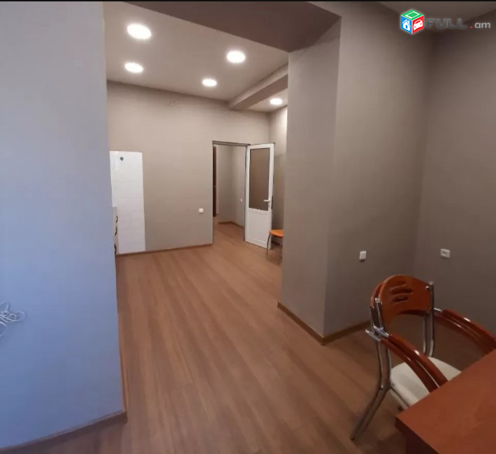 LA07888 Վարձով 105 քմ գրասենյակային տարածք Վարդանանց փողոցում