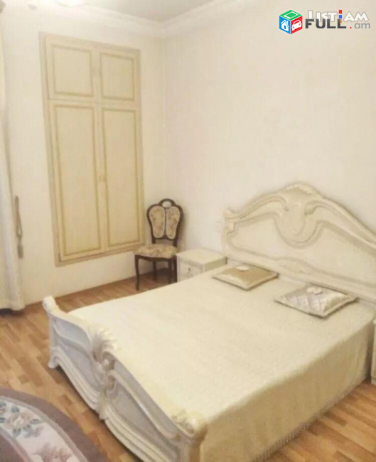 LA07956 Վարձով 3 սենյականոց բնակարան Կիևյան փողոցում 