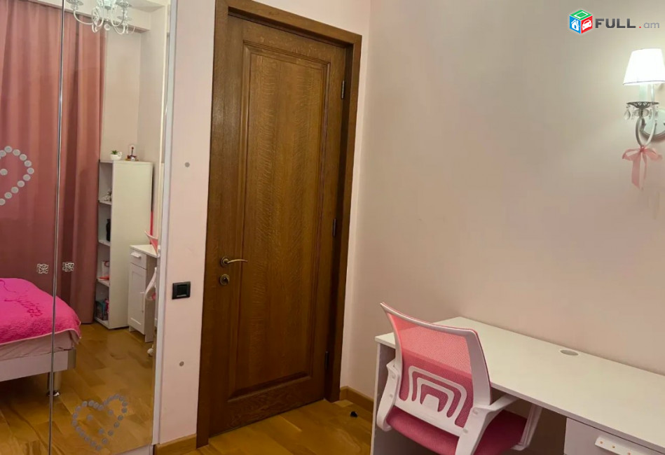 LA08242 Վարձով 4 սենյականոց բնակարան Արամի փողոց  ,  նորակառույց շենքում