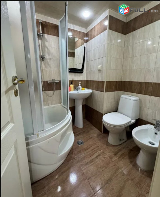 LA08737  Վարձով 3 սենյականոց բնակարան Պուշկին  փողոցում