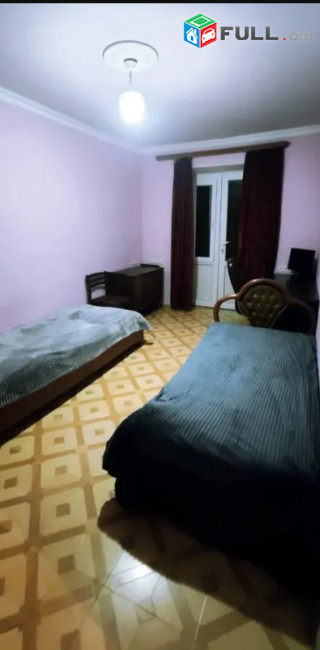 LA09571 Վարձով 2 սենյականոց բնակարան Աբելյան փողոցում