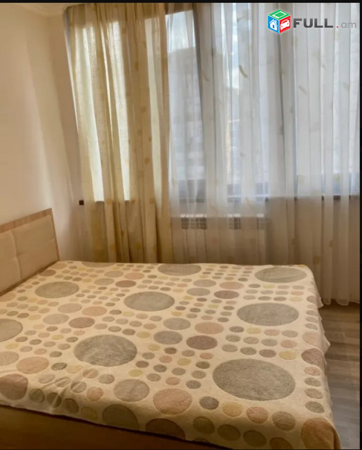 LA09612 Վարձով 2 սենյականոց բնակարան  Արամ Խաչատրյան փողոց