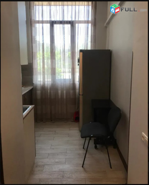 LA09649 Վարձով 2 սենյականոց բնակարան Չարենցի փողոցում 