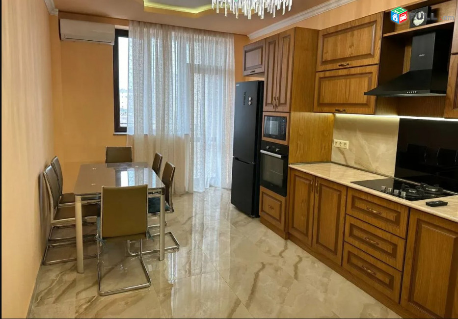 LA09765 Վարձով 4 սենյականոց բնակարան Վարդանանց փողոց , նորակառույց շենքում 