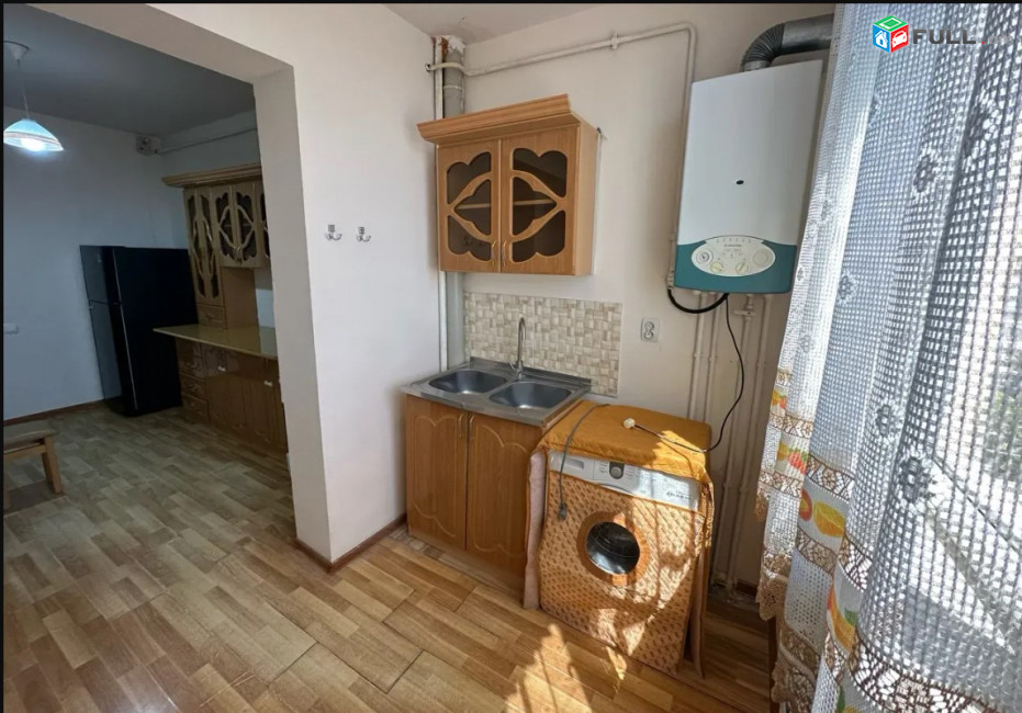 LA10389 Վարձով 2 սենյականոց բնակարան Շինարարների փողոց , նորակառույց շենքում