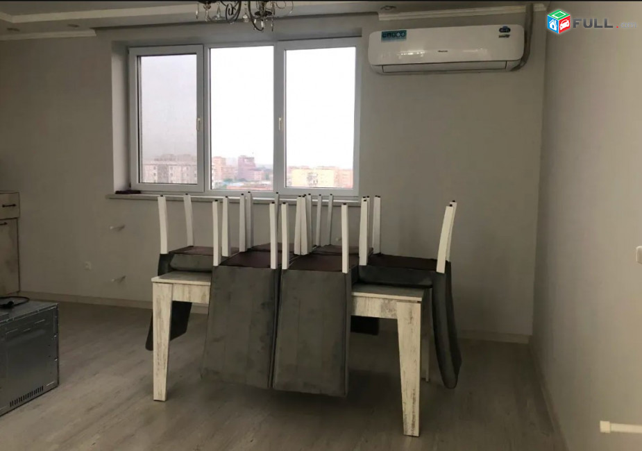 LA10456 Վարձով 3 սենյականոց բնակարան Չեխովի փողոցում