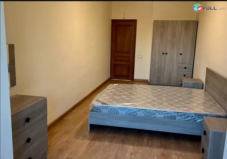 LA10490 Վարձով 3 սենյականոց բնակարան Սունդուկյան փողոցում