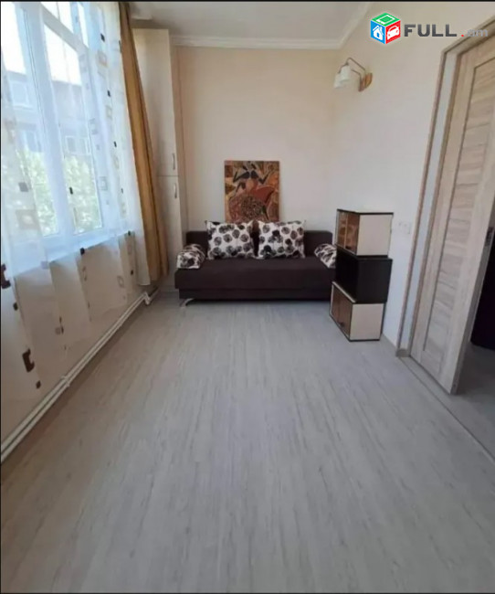 LA10527 Վարձով 3 սենյականոց բնակարան Սայաթ-Նովայի պողոտայում