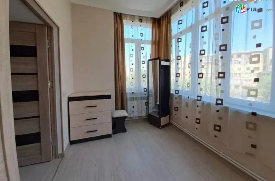 LA10527 Վարձով 3 սենյականոց բնակարան Սայաթ-Նովայի պողոտայում