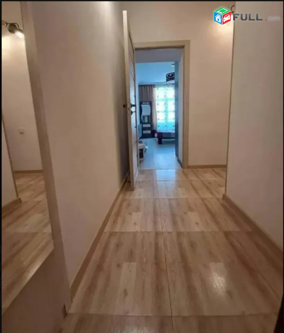 LA10527 Վարձով 3 սենյականոց բնակարան Սայաթ-Նովայի պողոտայում