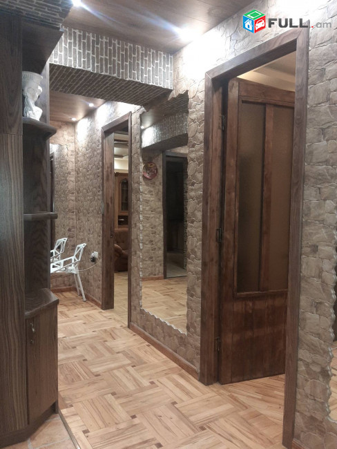 LA00495 Վարձով 3 սենյականոց բնակարան Գուլակյան փողոցում