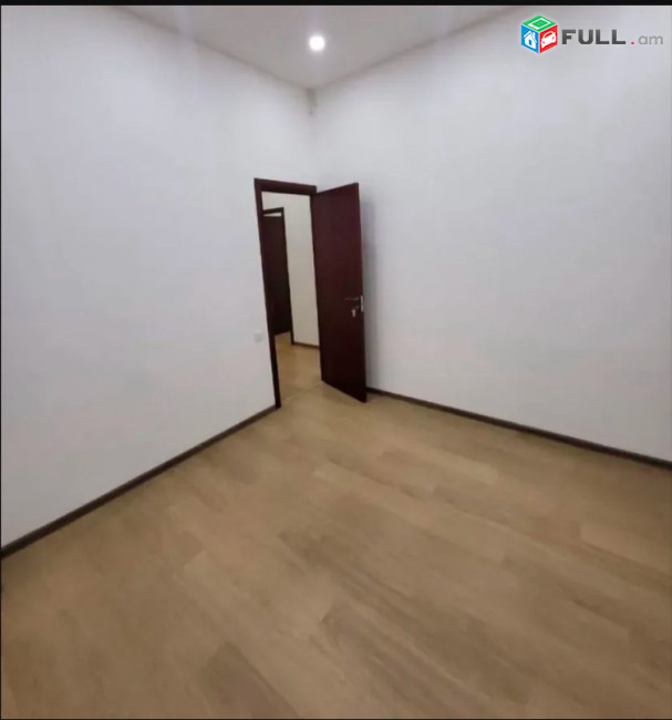 LA11319 Վարձով  120 քմ. Գրասենյակային տարածք Վիկտոր Համբարձումյան փողոցում